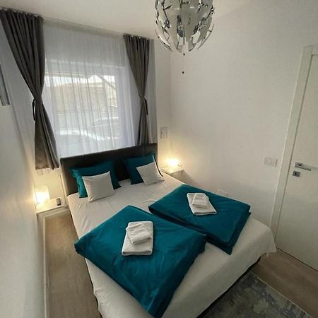 Phoenix Luxury Apartment Oradea Bagian luar foto