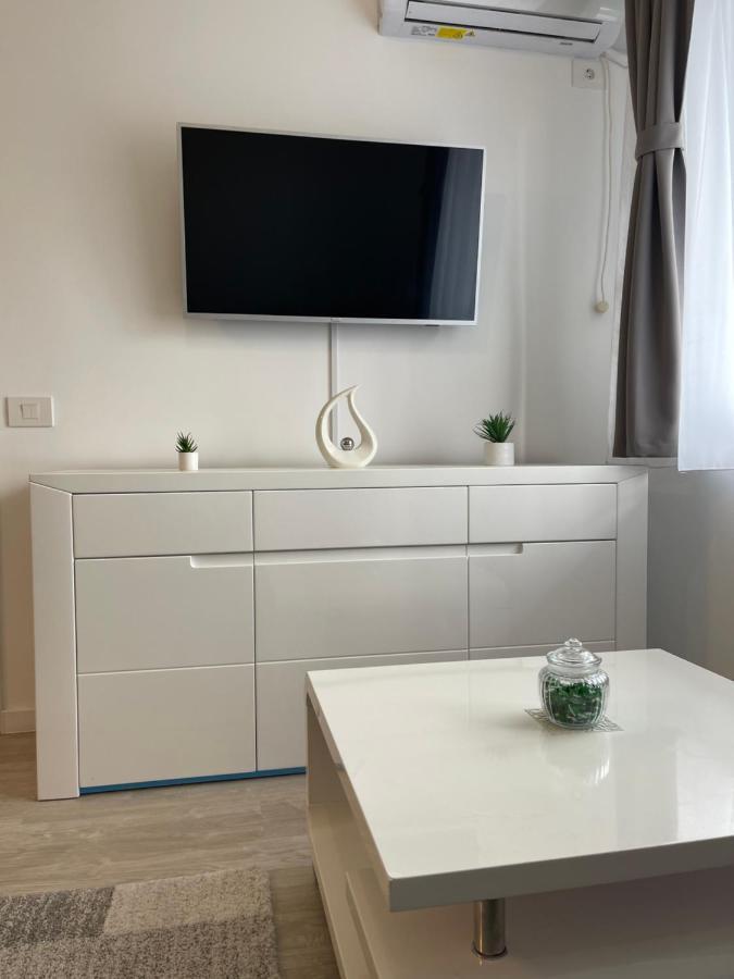 Phoenix Luxury Apartment Oradea Bagian luar foto