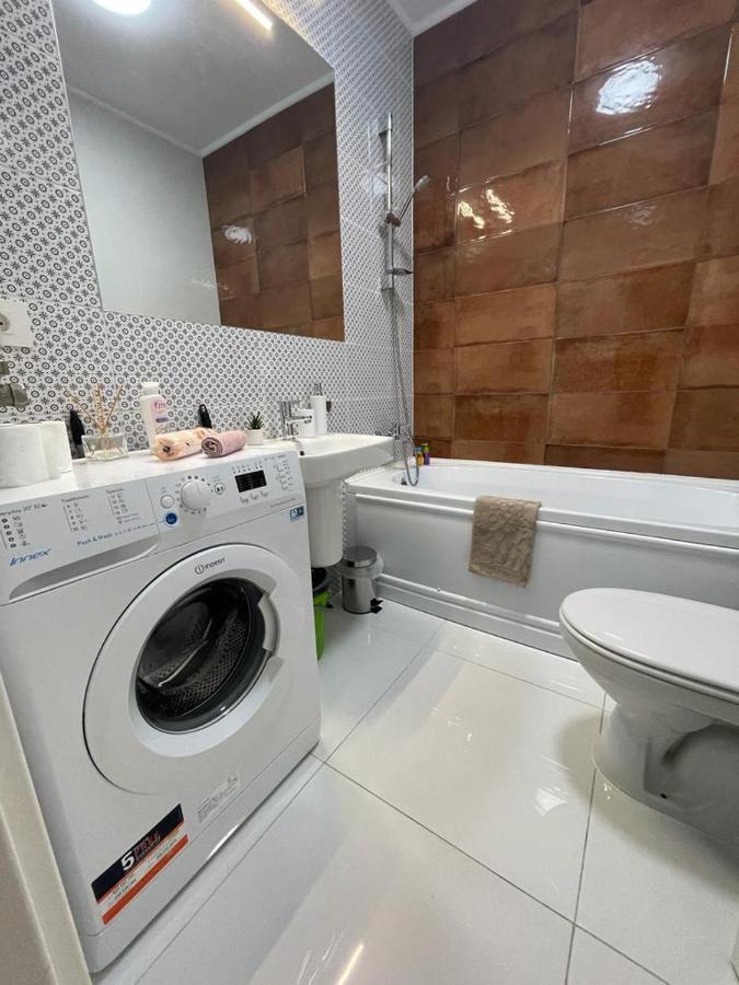Phoenix Luxury Apartment Oradea Bagian luar foto