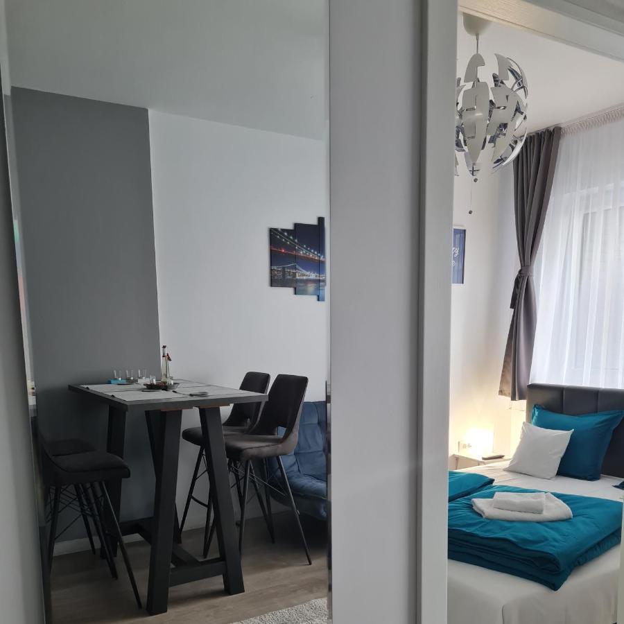 Phoenix Luxury Apartment Oradea Bagian luar foto